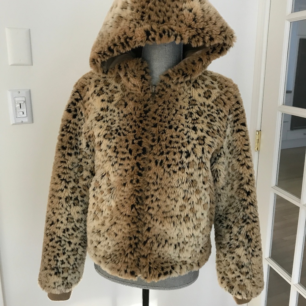 Super Cute Cheetah zip-up Furry Jacket size S